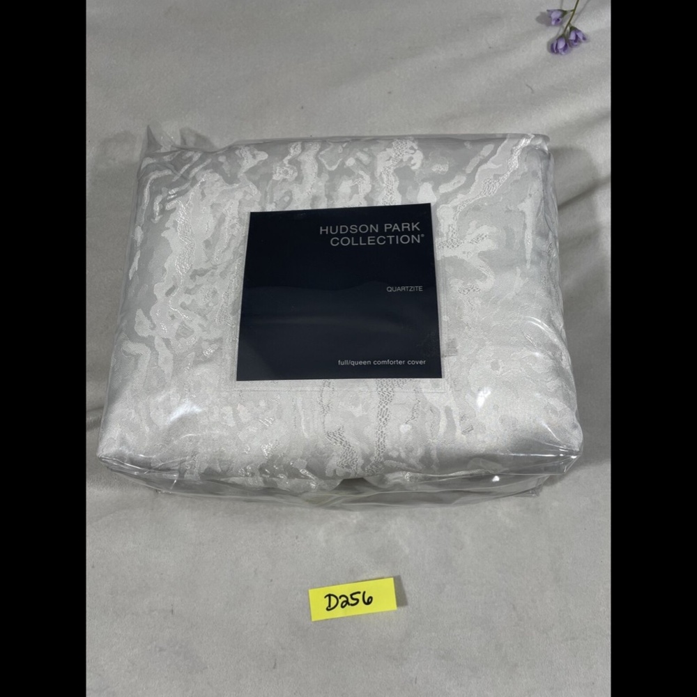 NEW‎  [ Full / Queen ] Duvet Cover in Hudson Park Quartzite in Ivory